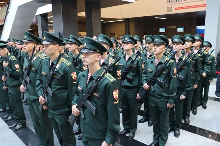 Курсанты 1 курса Новосибирского военного института приняли присягу