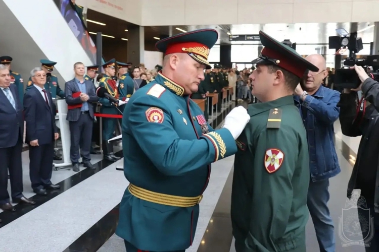 Курсанты 1 курса Новосибирского военного института приняли присягу
