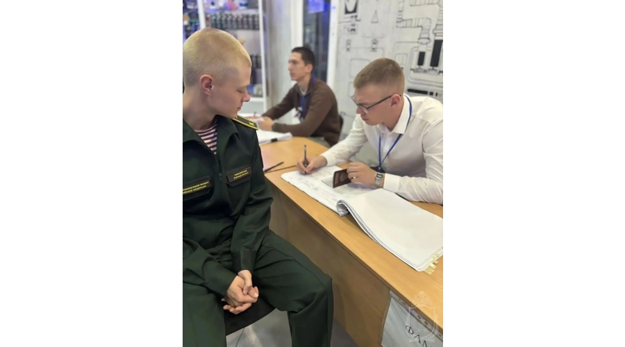Военнослужащие военного института приняли участие в Едином дне голосования