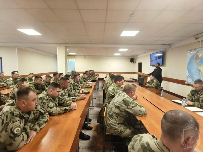 В военном институте проведена техническая конференция с водителями и владельцами личного транспорта института