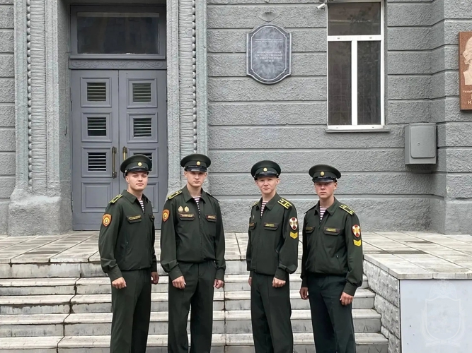 Курсанты военного института посетили новый выставочный проект в художественном музее