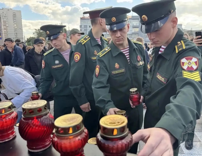 Курсанты военного института приняли участие в памятной акции, приуроченной ко Дню солидарности в борьбе с терроризмом