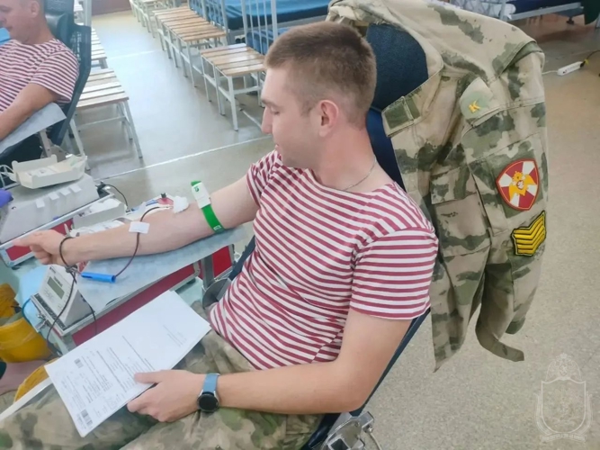 В военном институте провели донорскую акцию