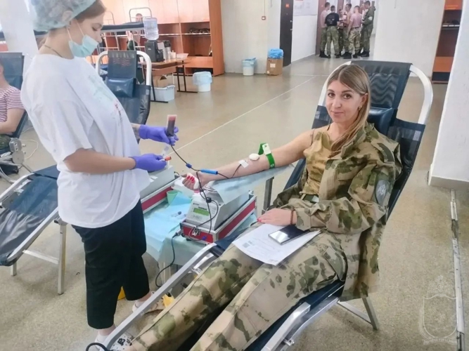 В военном институте провели донорскую акцию