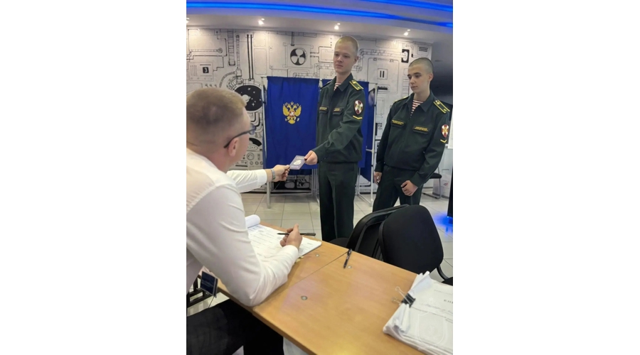Военнослужащие военного института приняли участие в Едином дне голосования