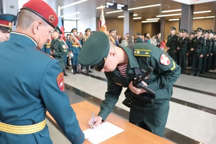 Курсанты 1 курса Новосибирского военного института приняли присягу