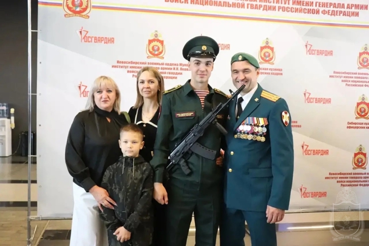 Курсанты 1 курса Новосибирского военного института приняли присягу