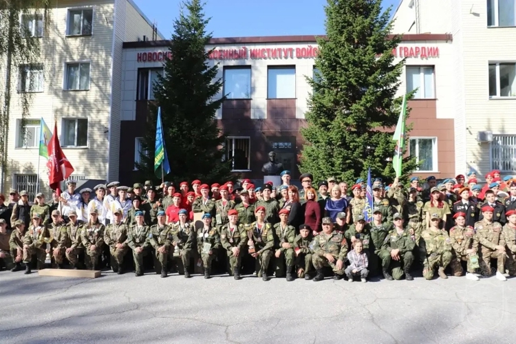 В военном институте увековечили память первого начальника Новосибирского военного училища МВД СССР 
