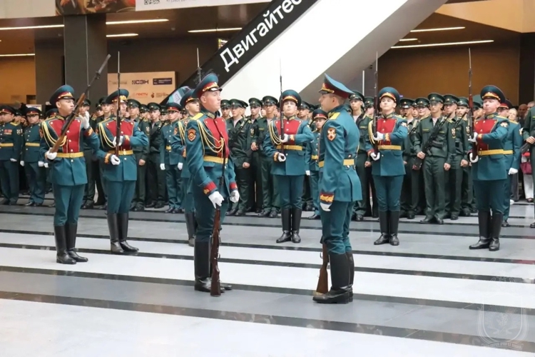 Курсанты 1 курса Новосибирского военного института приняли присягу