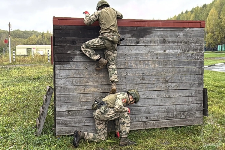 В Новосибирском военном институте прошли соревнования  по курсантскому триатлону