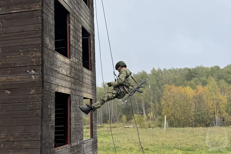 В Новосибирском военном институте прошли соревнования  по курсантскому триатлону