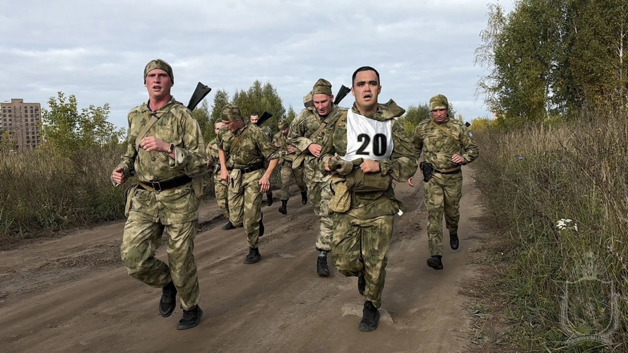 В военном институте прошел чемпионат по марш-броску