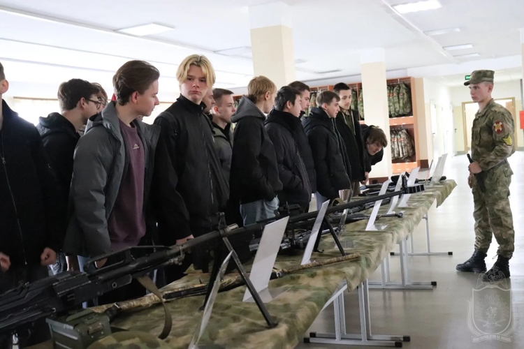 В Новосибирском военном институте прошел День открытых дверей